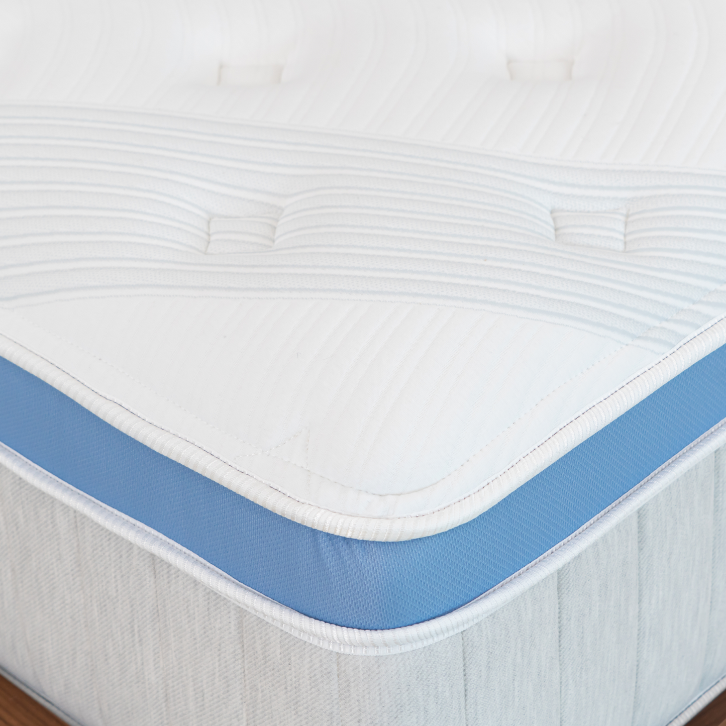 Bear Star Hybrid mattress with quilted cooling cover